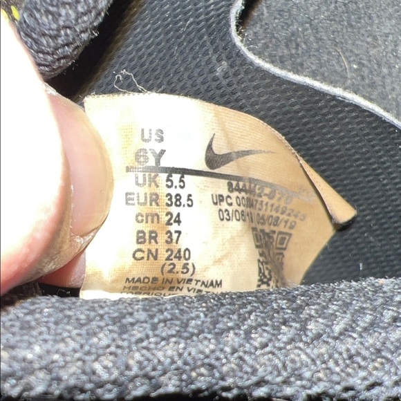 Nike Black and Yellow Athletic Cleats, Size 5.5 - Picture 3 of 8